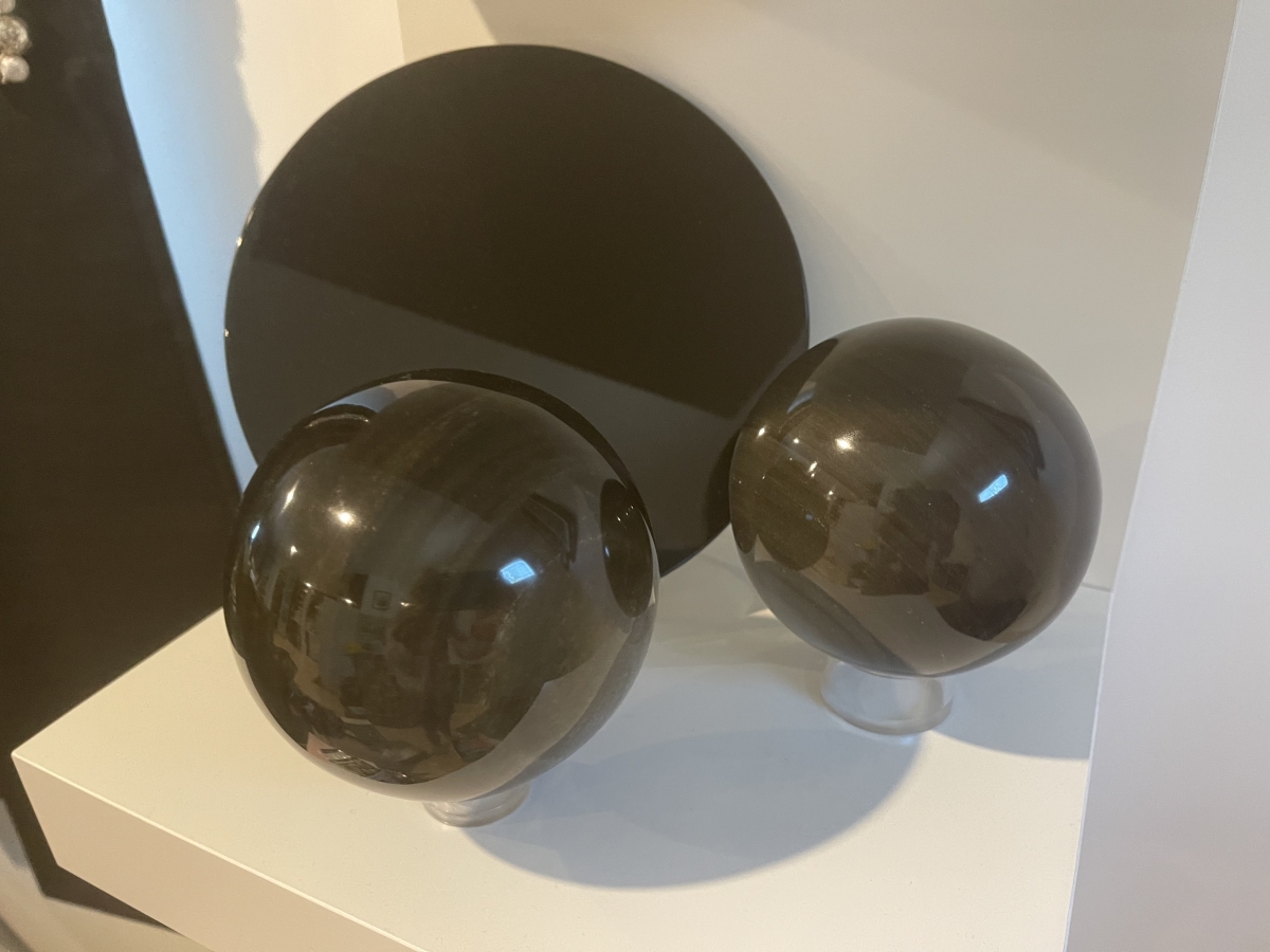 Obsidian Sphere Medium